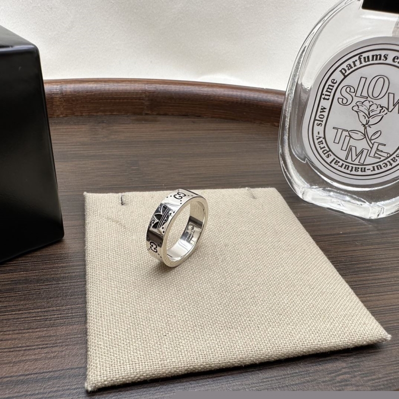 G*u*i rings